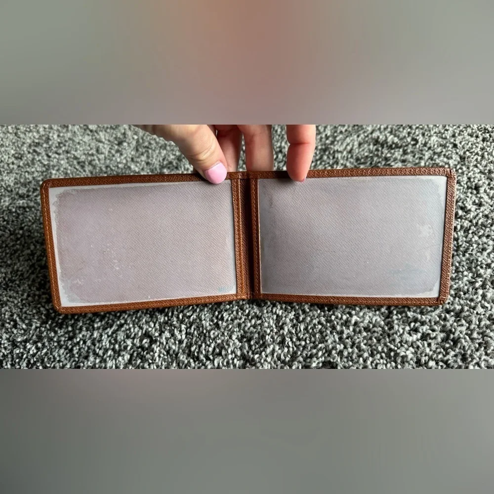 Louis Vuitton Taiga bifold slim card holder